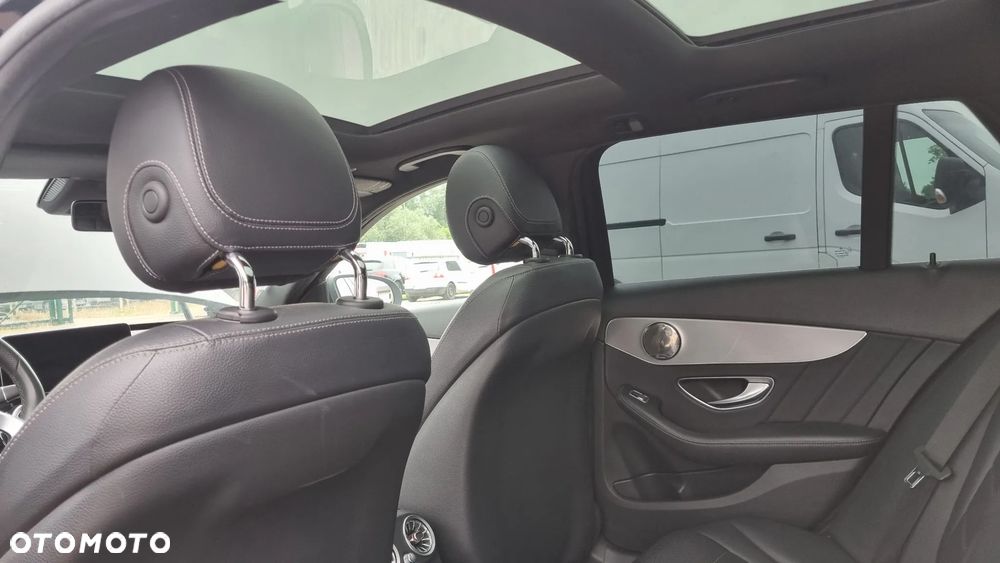 Mercedes-Benz Klasa C 300 9G-TRONIC AMG Line - 30