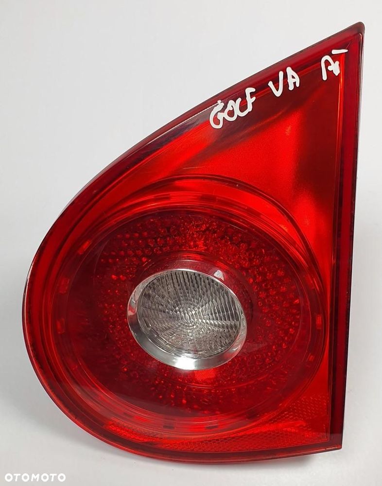 LAMPA PRAWY TYŁ TYLNA KLAPY VW GOLF V 1K6945094E EUROPA - 1