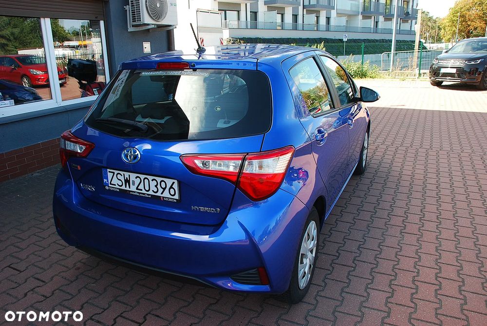 Toyota Yaris Hybrid 100 Life - 23