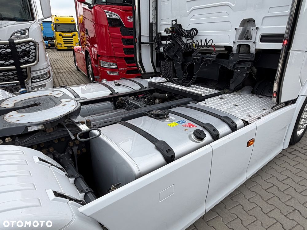 Scania 580S scania z Niemiec v8 mega low deck idealny stan 2021 pełna opcja bez egr - 26