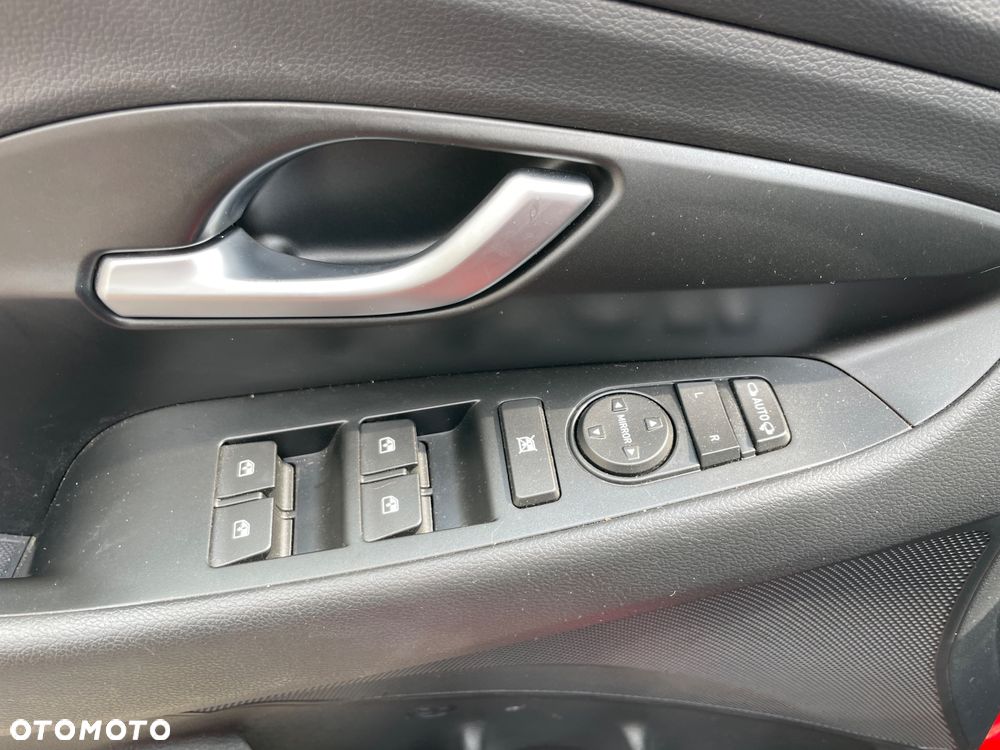 Hyundai i30 Kombi 1.5 T-GDI 48V-Hybrid DCT Prime - 18