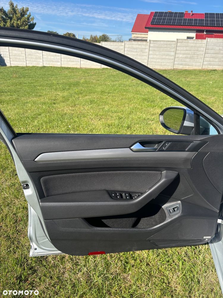 Volkswagen Passat 1.4 TSI BMT Comfortline - 33