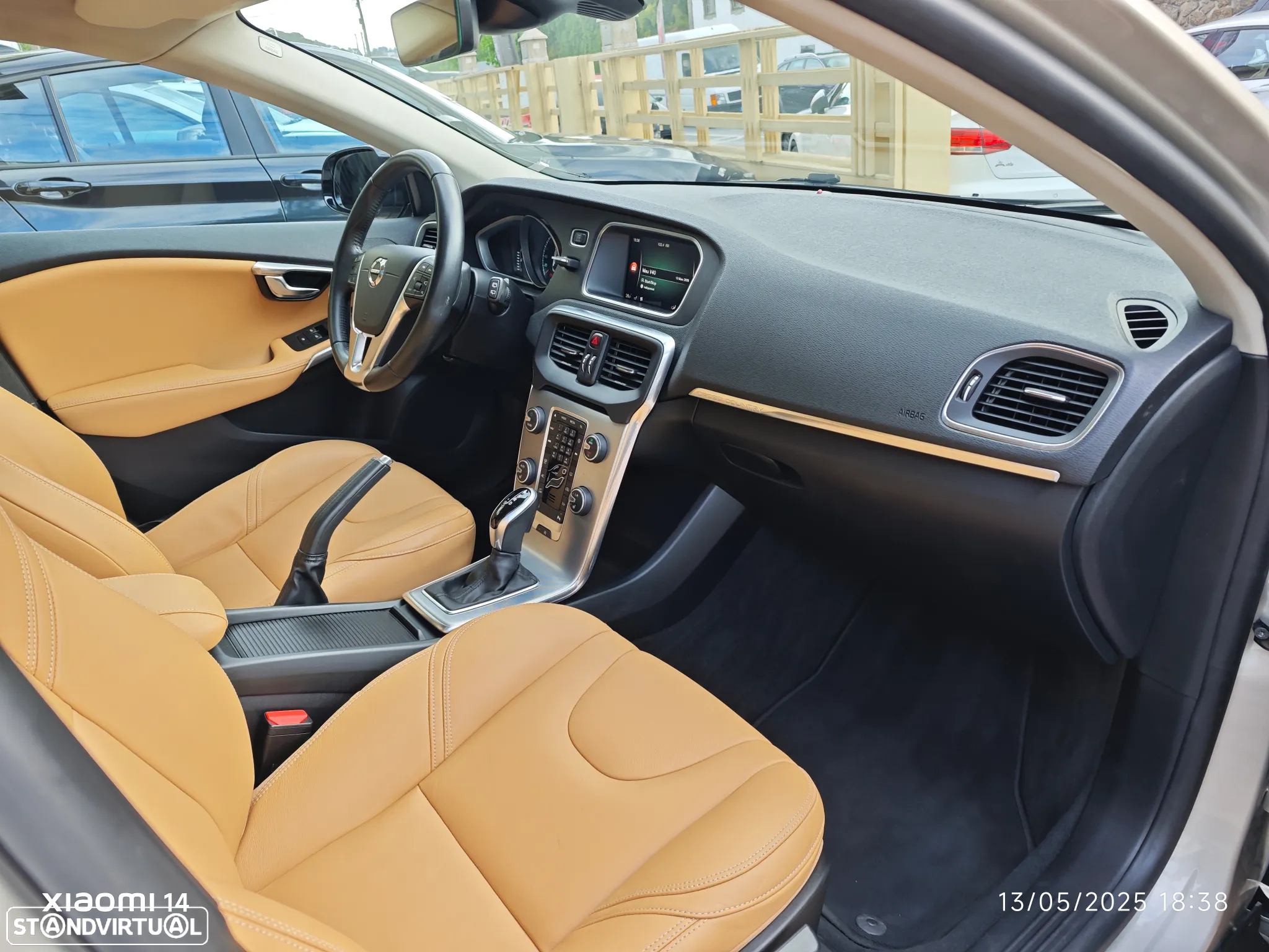 Volvo V40 Cross Country 1.5 T3 Summum Geartronic - 26