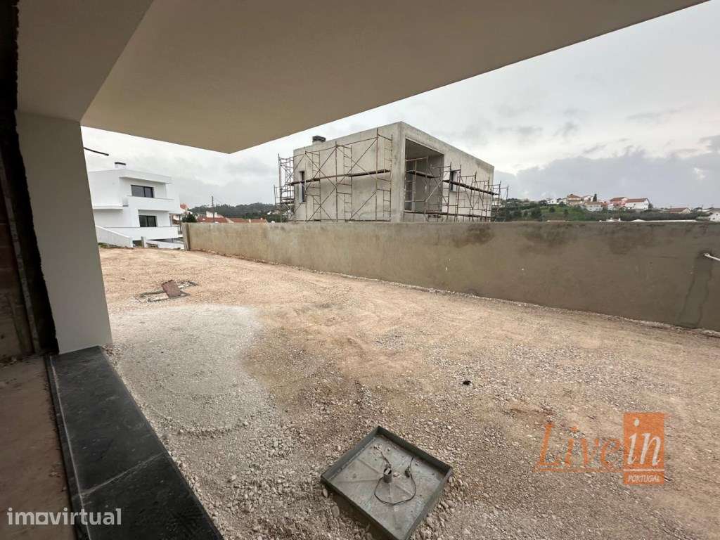 Moradia T3 Geminada em Fonte Boa dos Nabos na Ericeira - Grande imagem: 4/20