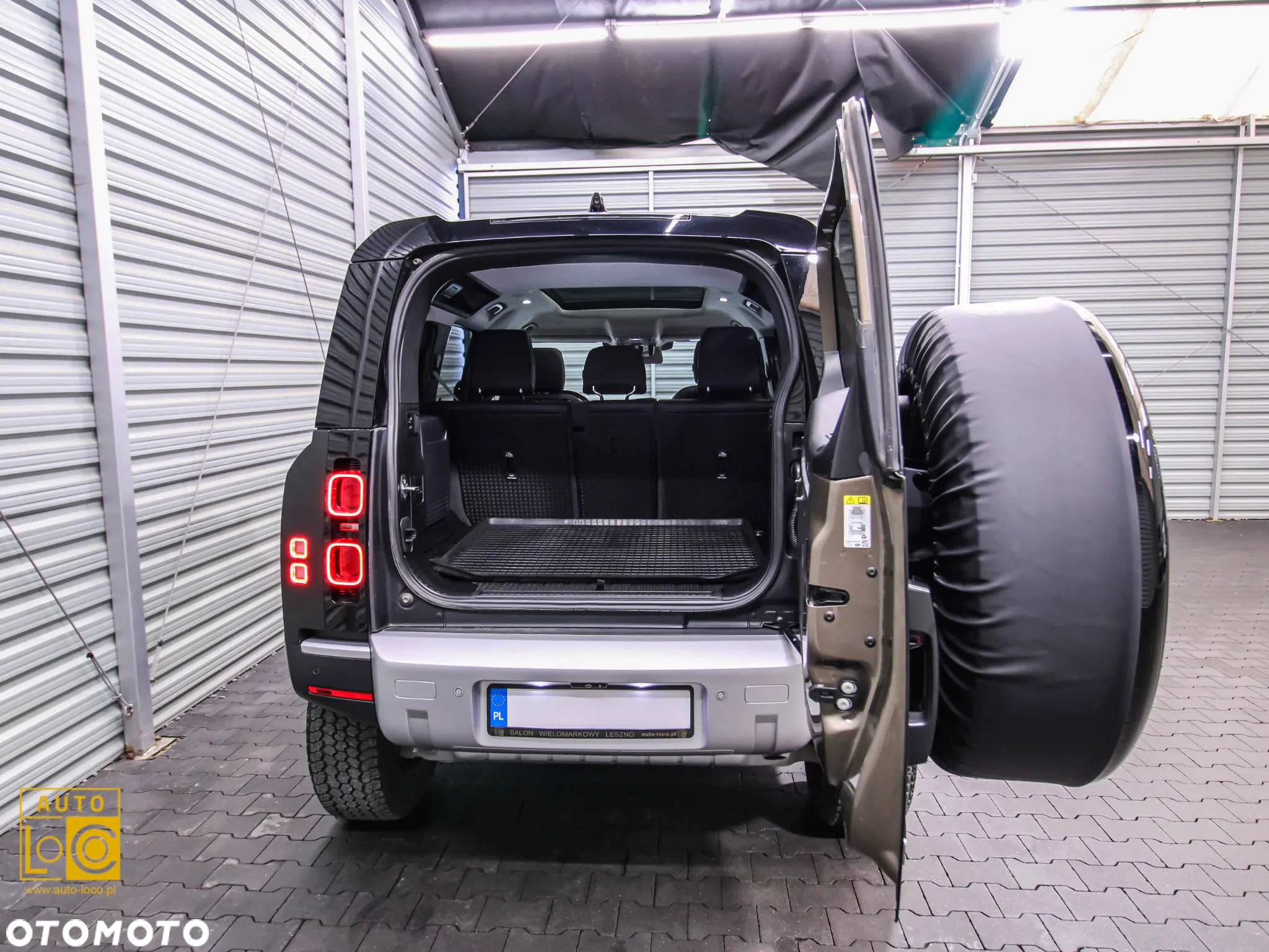 Land Rover Defender - 14