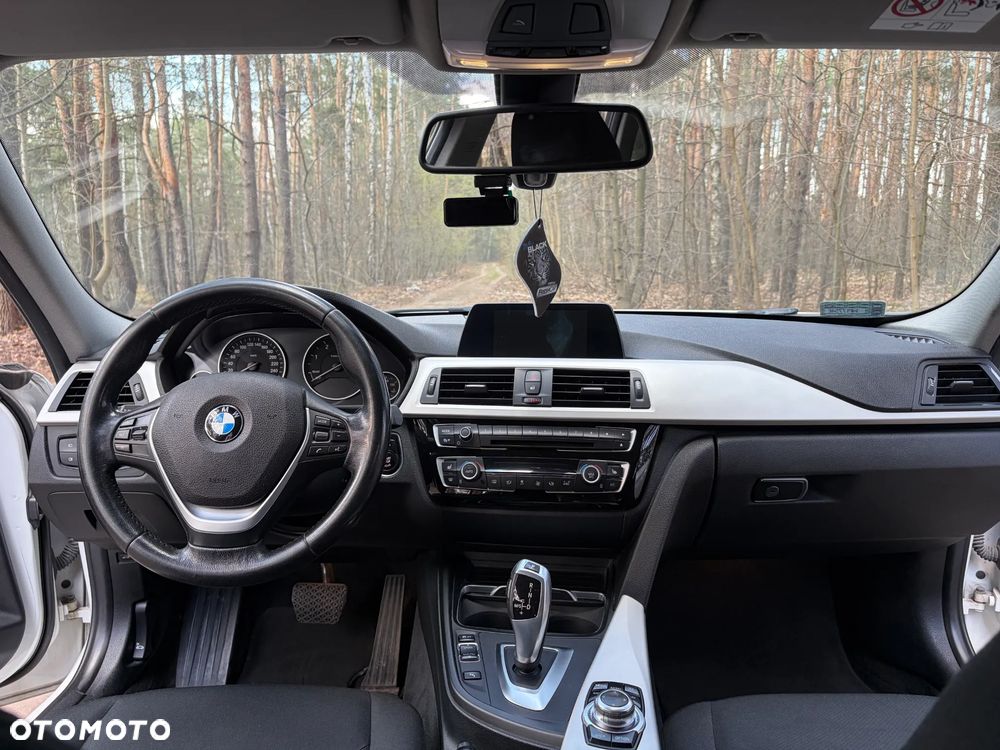 BMW Seria 3 318d Sport Line Shadow - 23