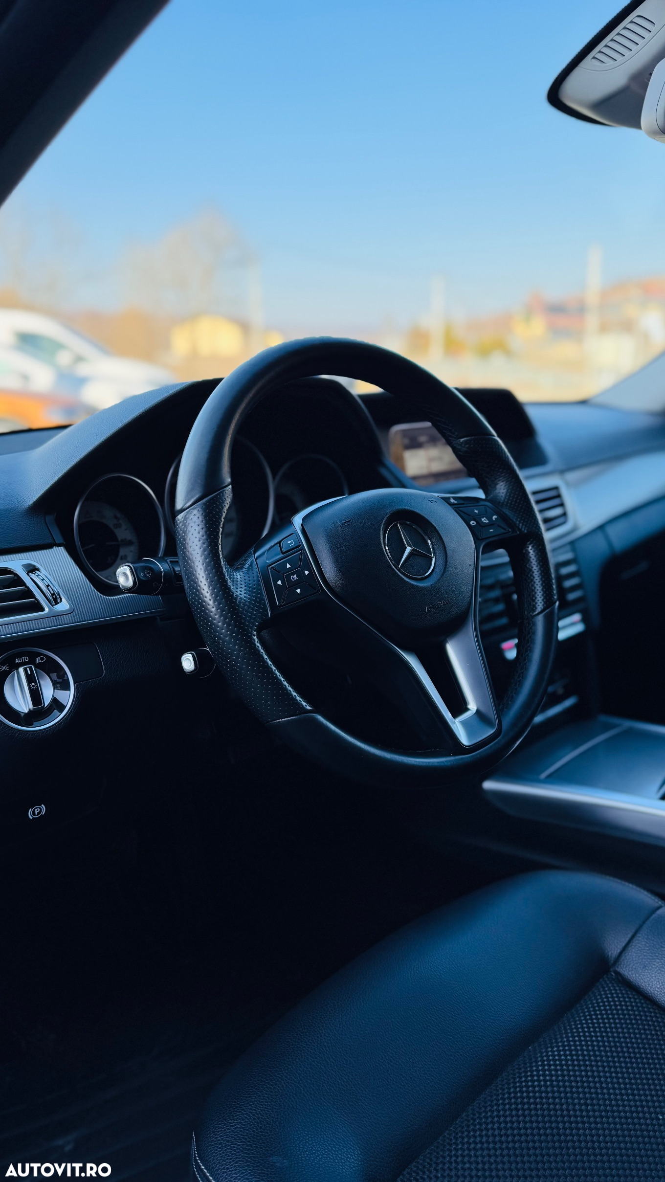 Mercedes-Benz E 220 T CDI DPF BlueEFFICIENCY 7G-TRONIC Avantgarde - 36
