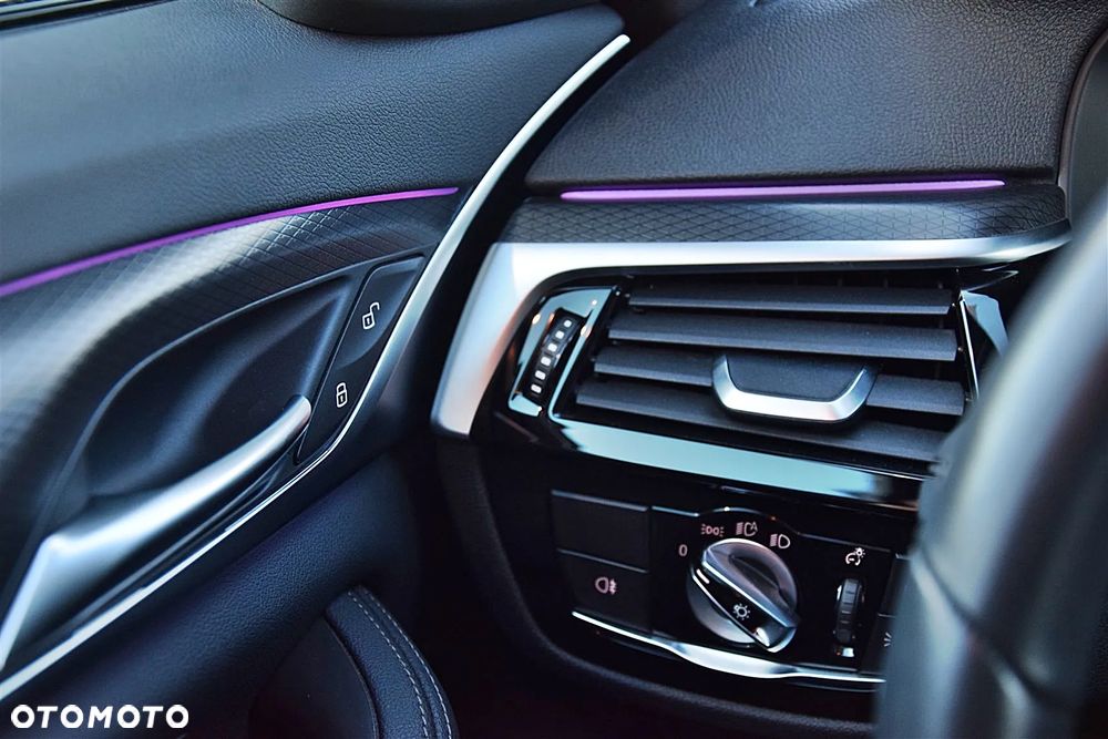 BMW Seria 5 520d MHEV - 29