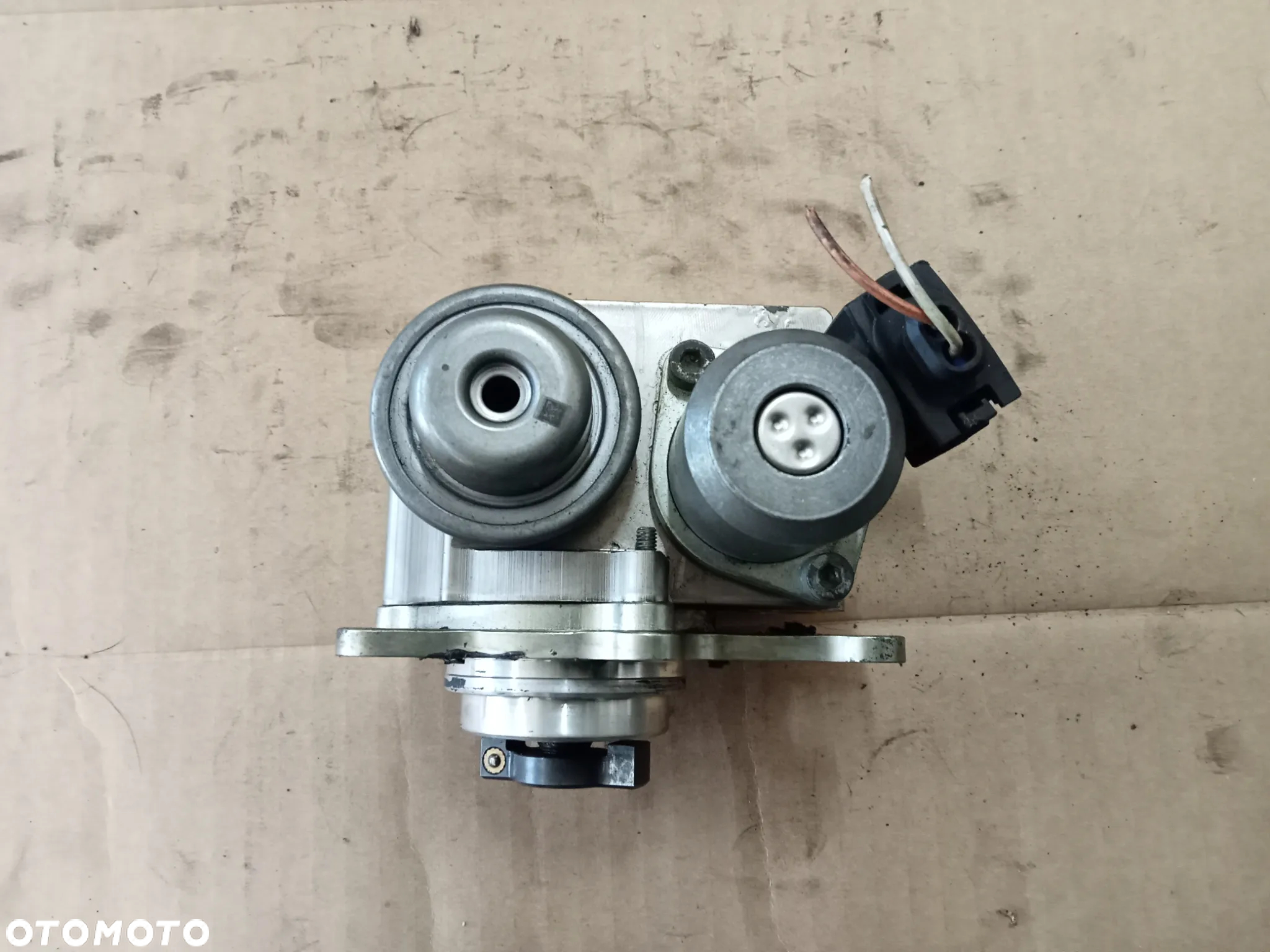 pompa wtryskowa citroen c 4 1.6 thp 5888798011c - 3