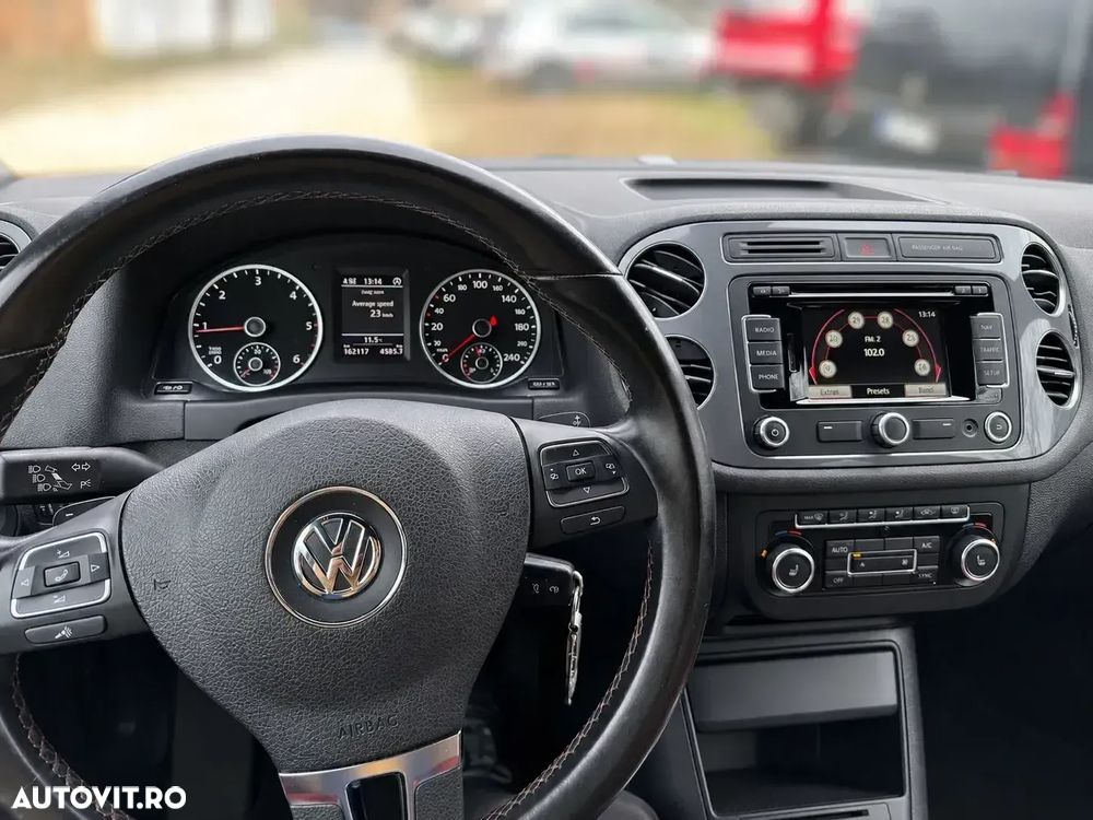 Volkswagen Tiguan 2.0 TDI DPF 4Motion BlueMotion Technology DSG Exclusive - 5