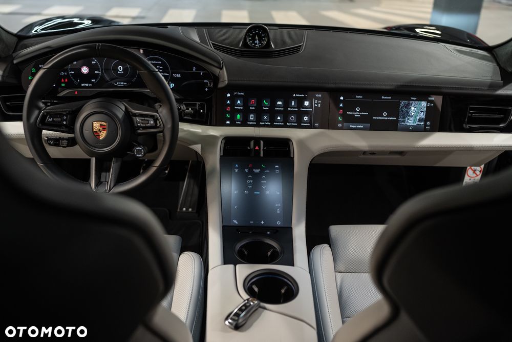 Porsche Taycan Turbo - 6