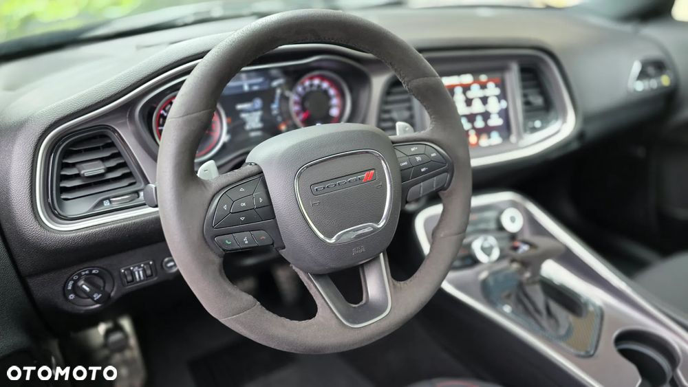 Dodge Challenger 6.4 Scat Pack - 9