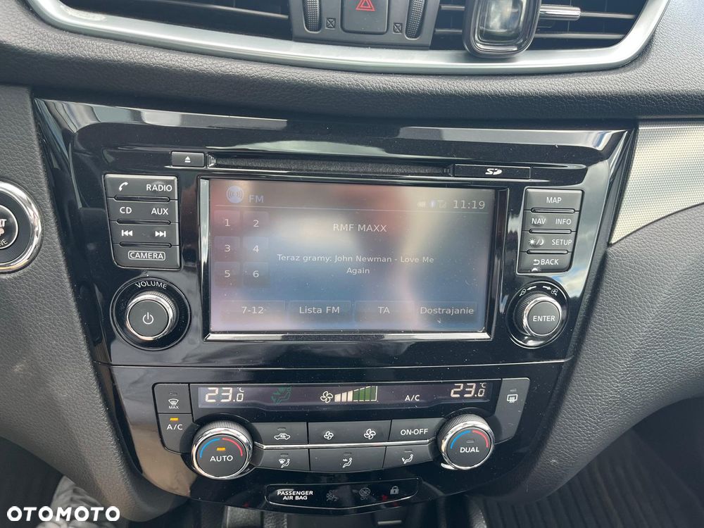 Nissan Qashqai 1.6 DCi N-Connecta - 11