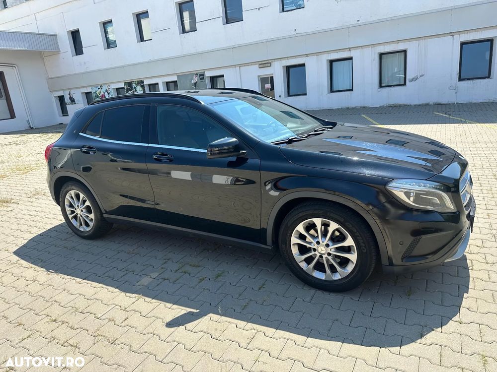 Mercedes-Benz GLA - 4
