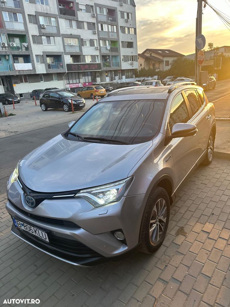 TOYOTA RAV4 2018 — imagine 3