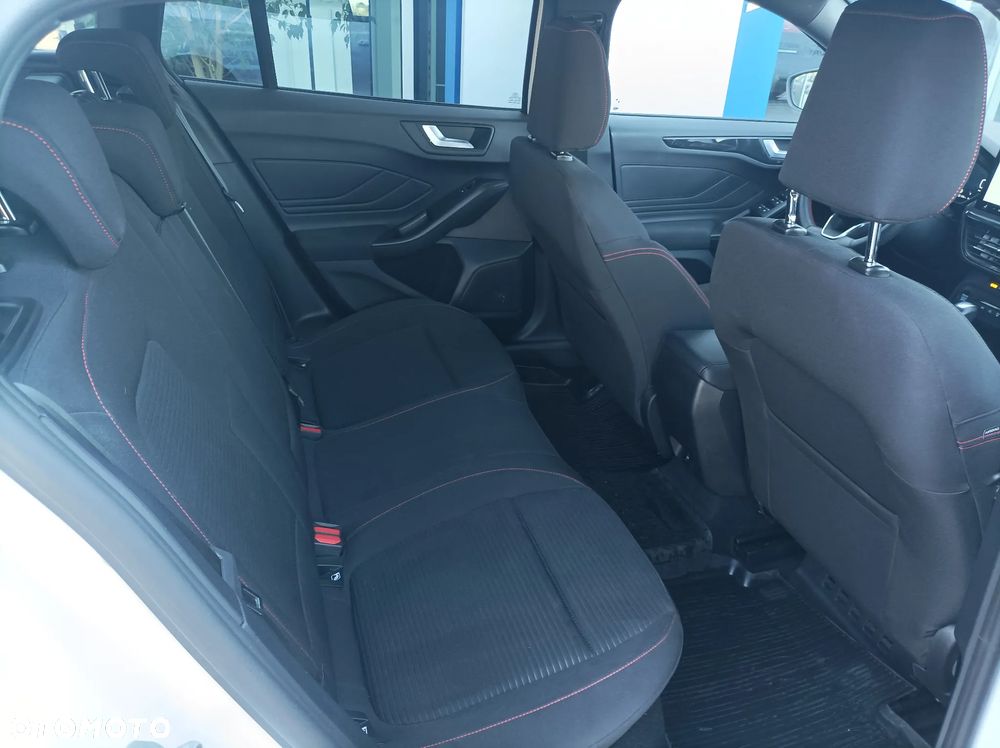 Ford Focus 1.0 EcoBoost mHEV ST-Line X - 11