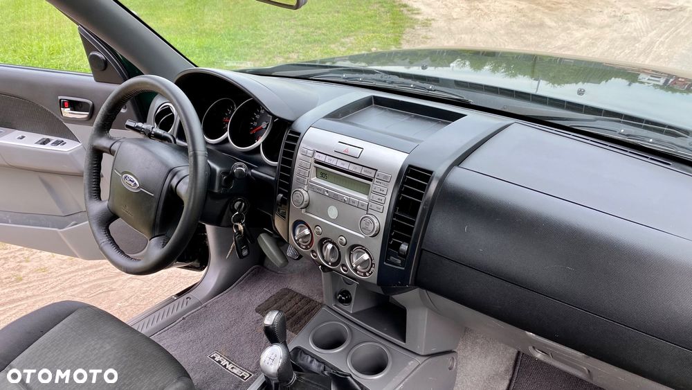 Ford Ranger 2.5 TDCi DC XLT - 24