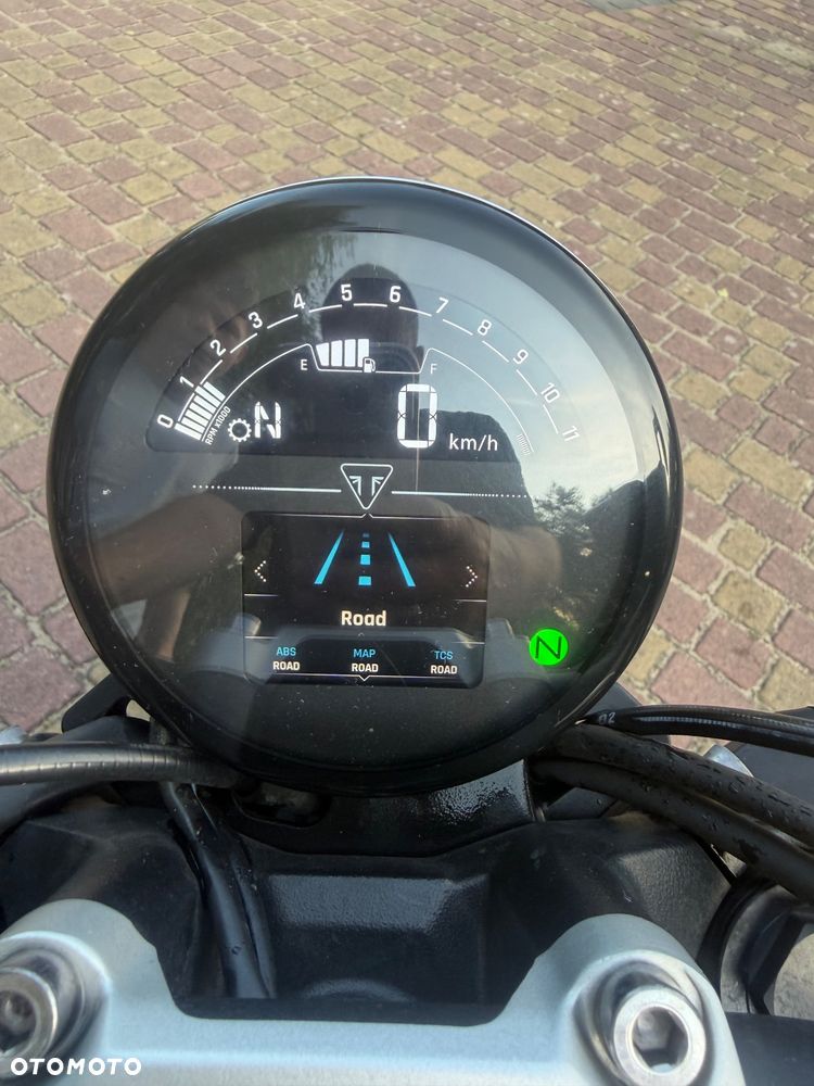 Triumph Trident - 11