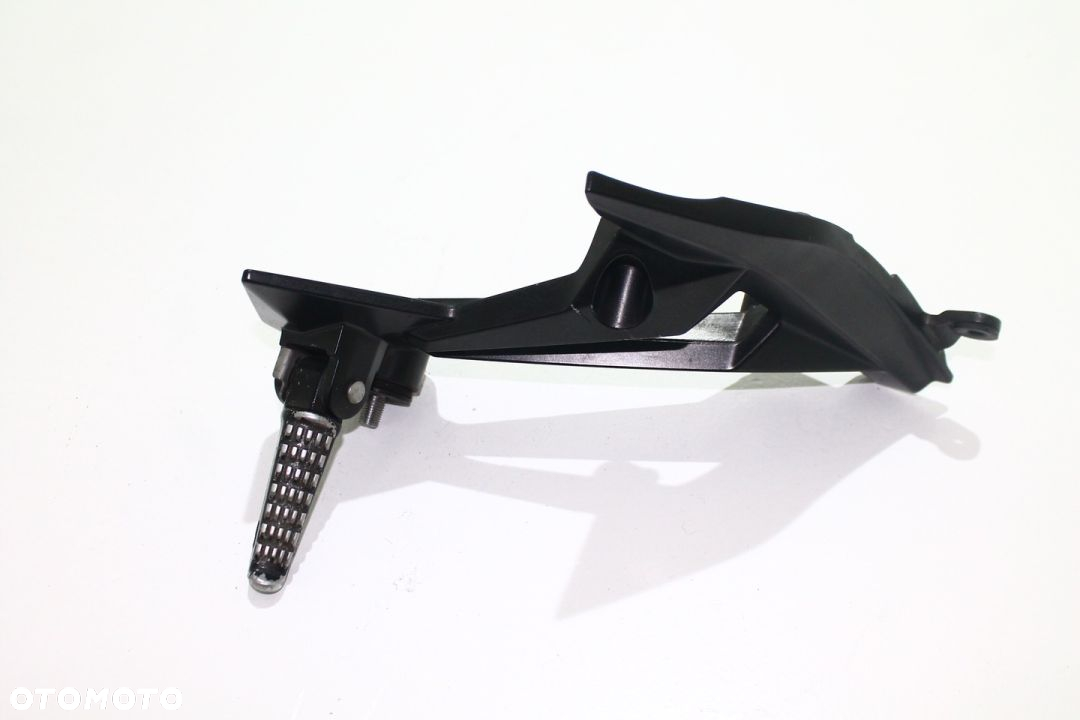KAWASAKI Z1000 07-09 SET PODNÓŻEK PASAŻERA PRAWY - 2