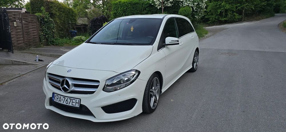 Mercedes-Benz Klasa B 220 4-Matic AMG Line - 1