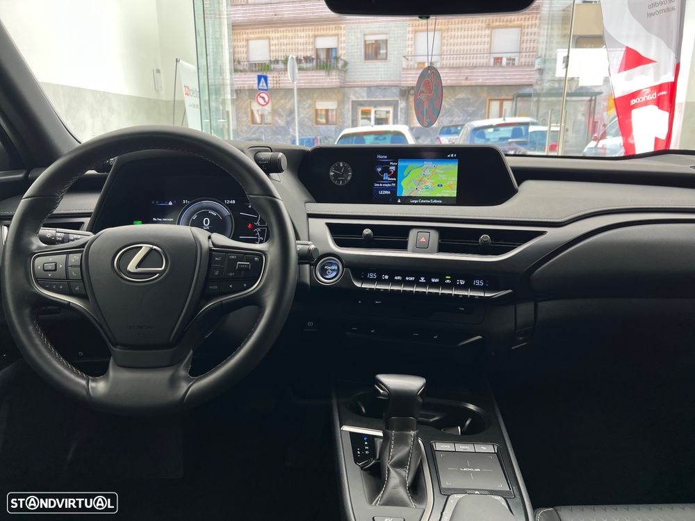 Lexus UX 250h Business - 16