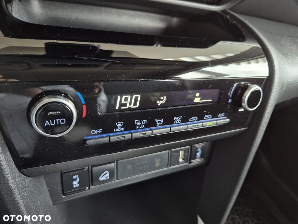 Toyota Yaris Cross Hybrid 1.5 Comfort 4x4 - 22