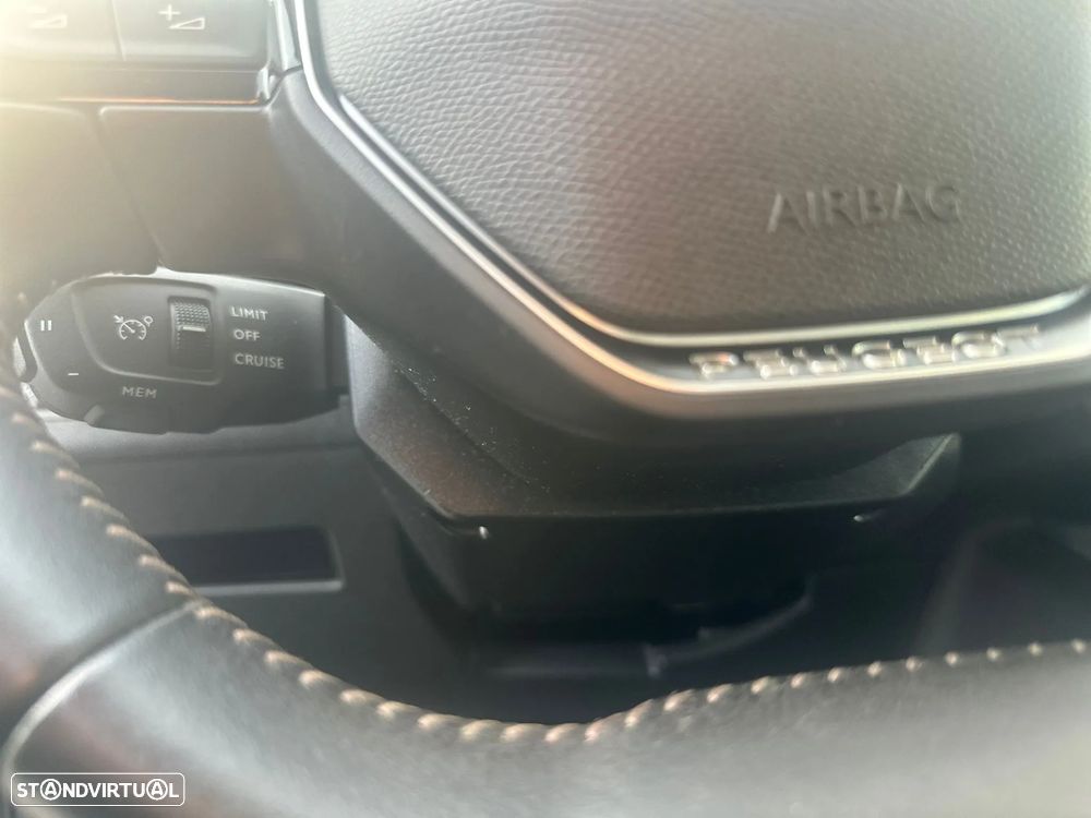 Peugeot 3008 1.5 BlueHDi Allure Baixo Consumo - 17