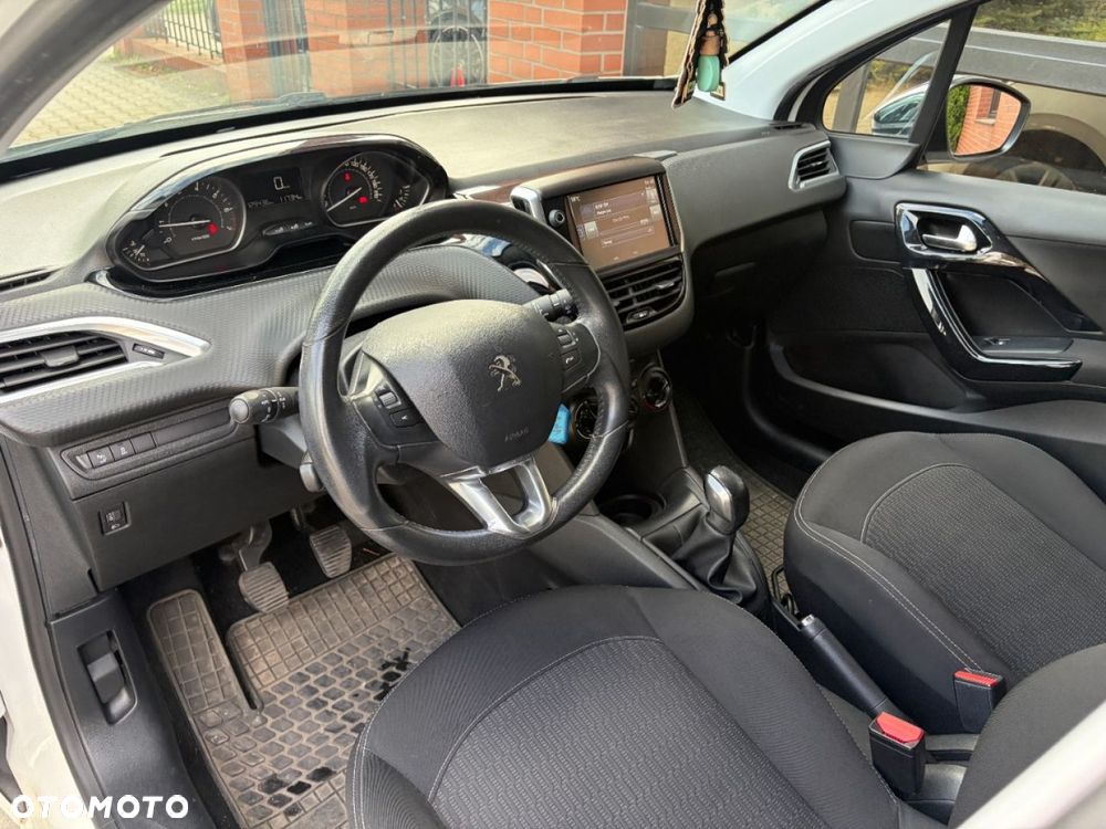 Peugeot 208 1.2 PureTech Style - 7