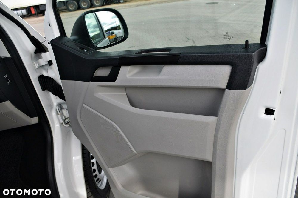 Volkswagen Transporter - 25