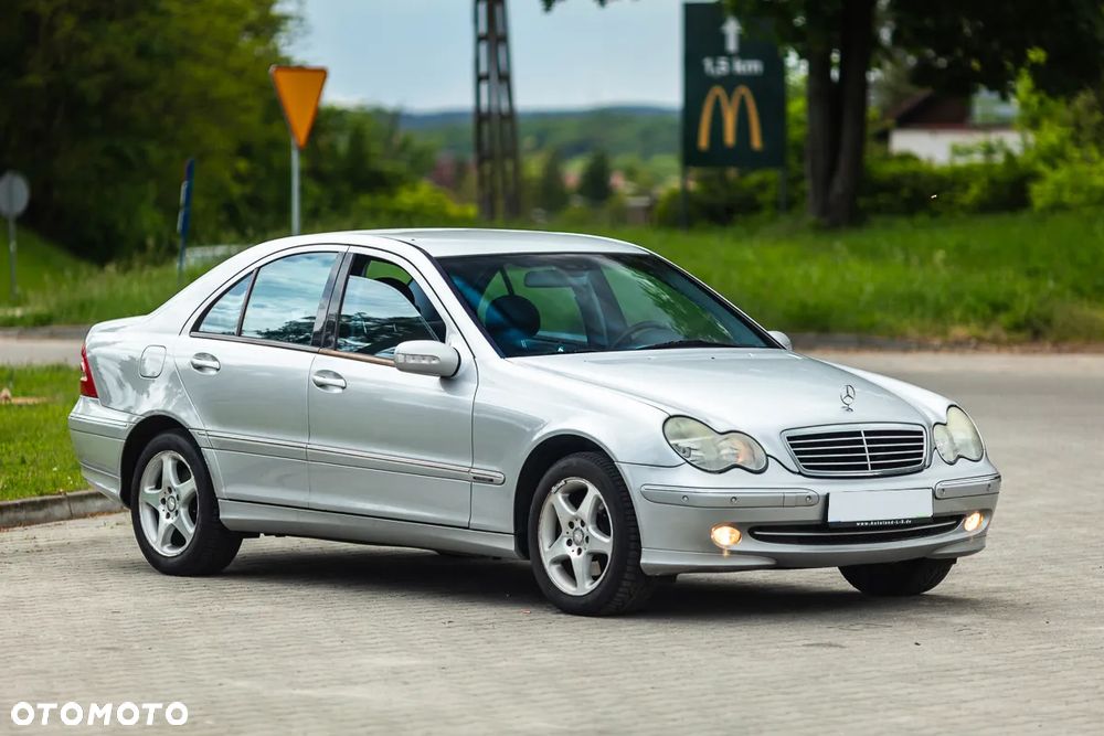 Mercedes-Benz Klasa C 240 Avantgarde Sport Edition - 7