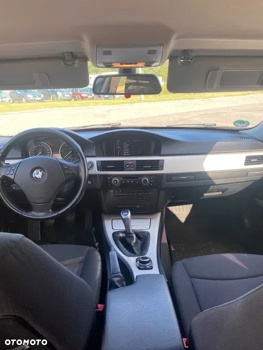 BMW Seria 3 318d - 8