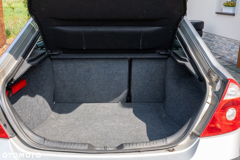 Ford Mondeo 1.8 Ambiente - 13