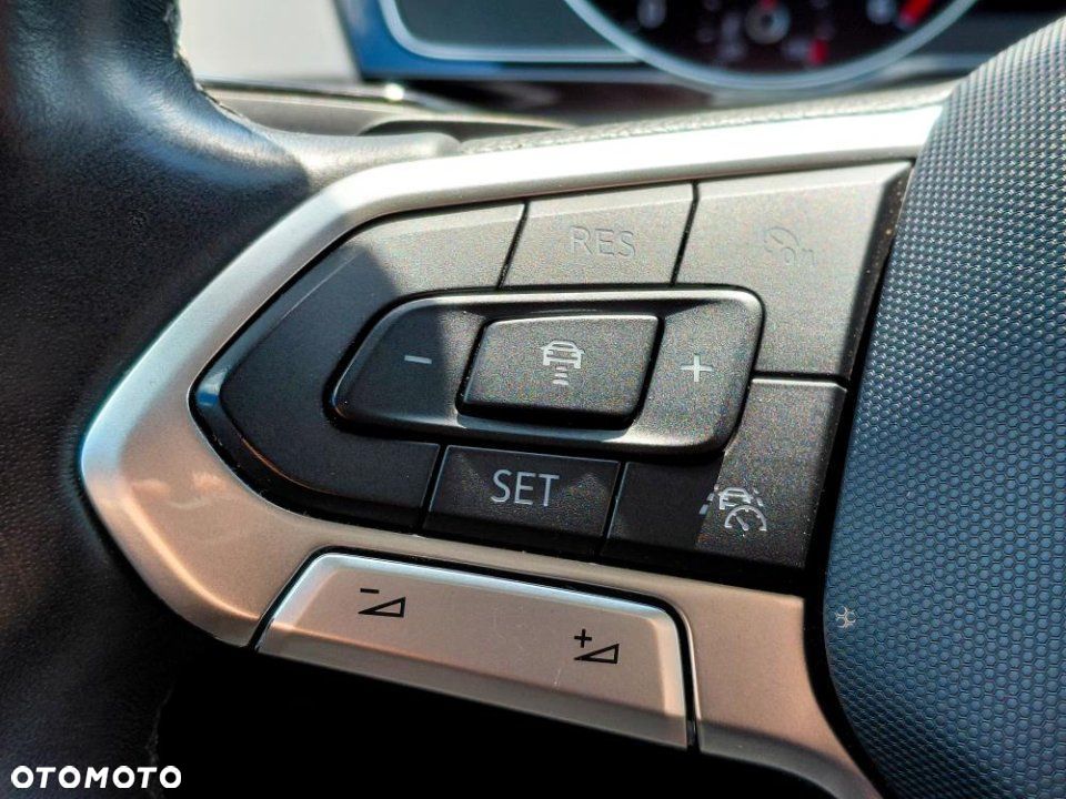 Volkswagen Passat - 17