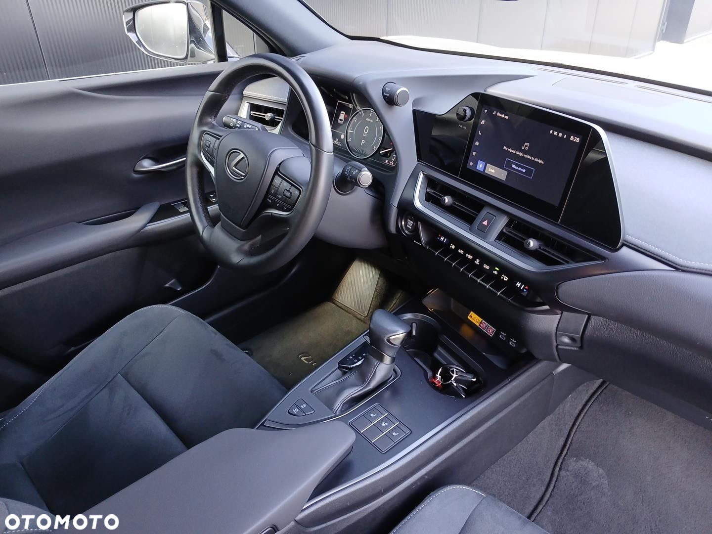 Lexus UX - 18