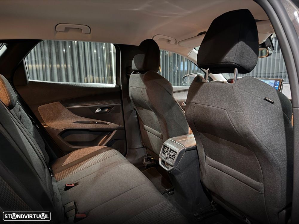 Peugeot 3008 1.5 BlueHDi Allure EAT8 - 29