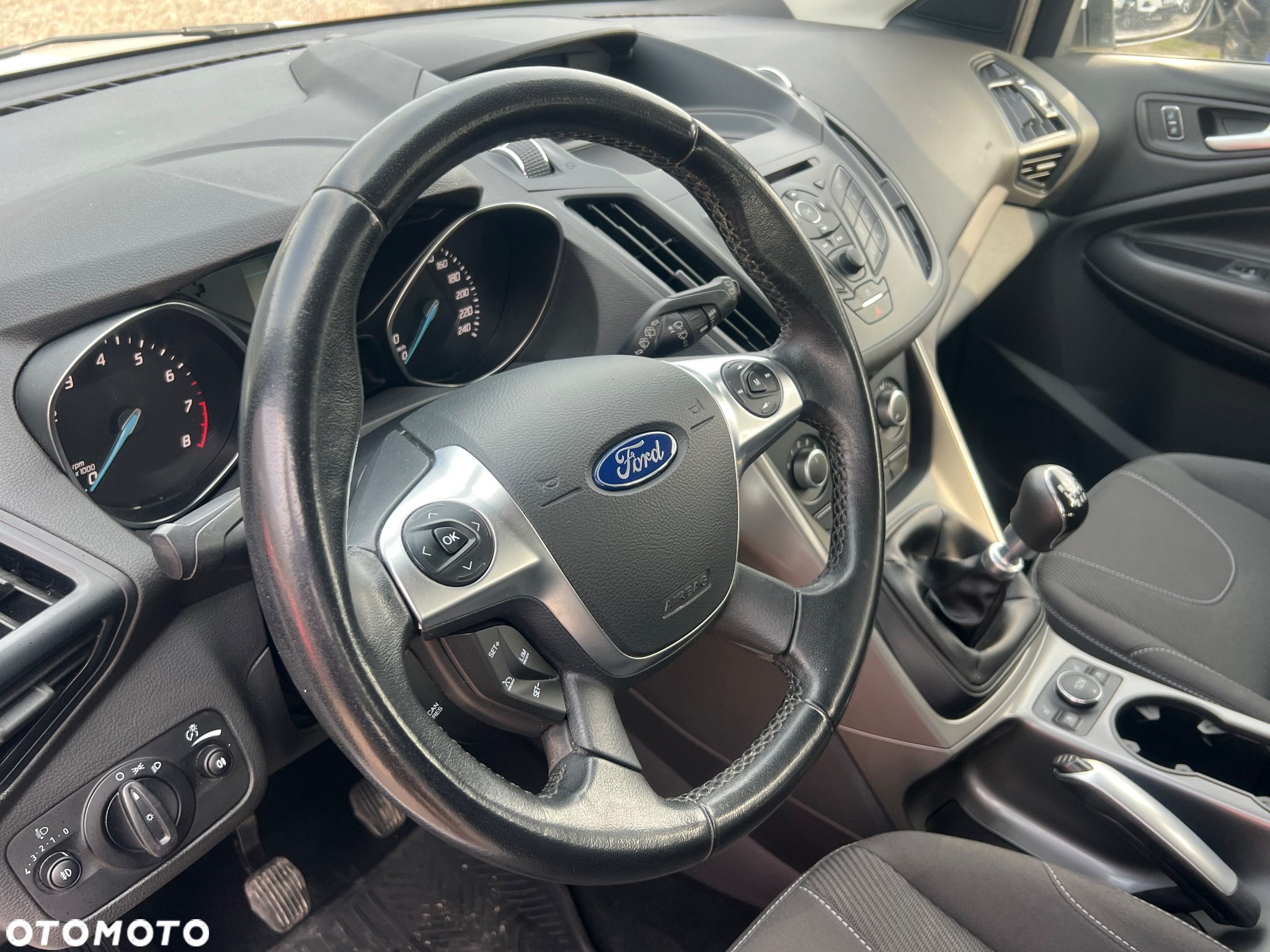 Ford Kuga - 16