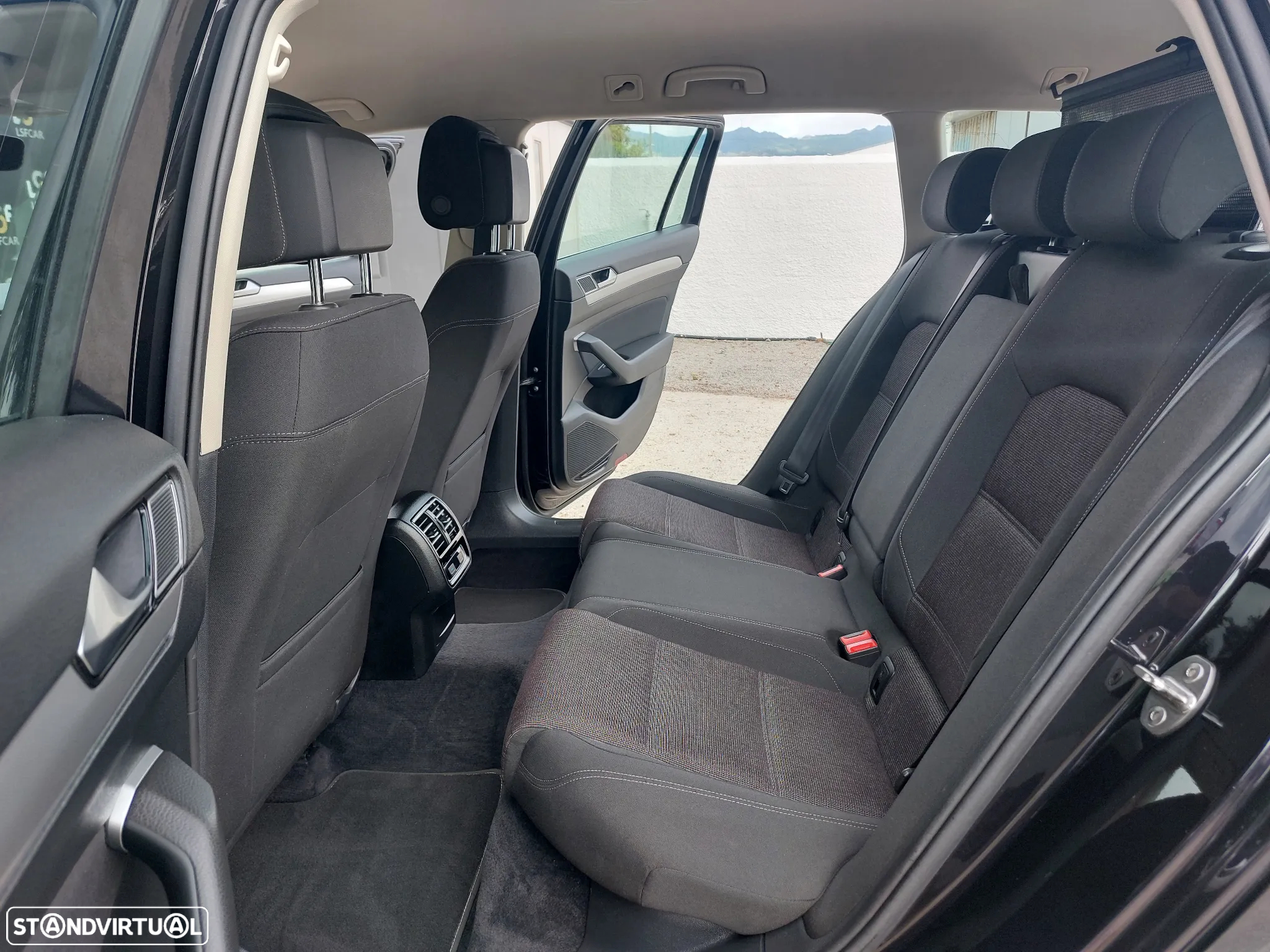 VW Passat Variant 1.6 TDI Confortline - 12