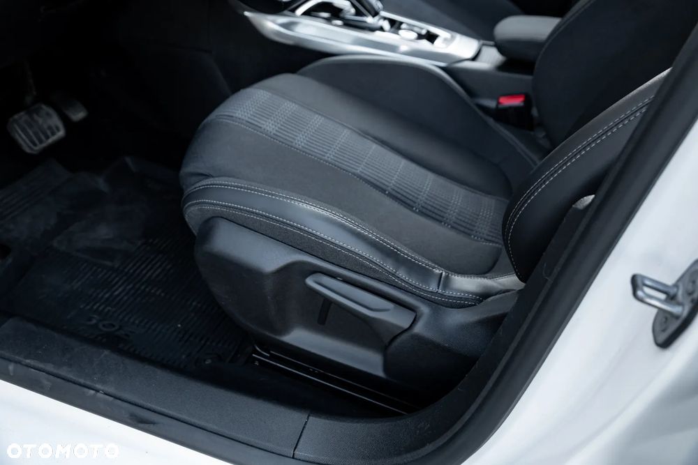 Peugeot 308 PureTech 130 GPF EAT8 Stop & Start Allure - 19