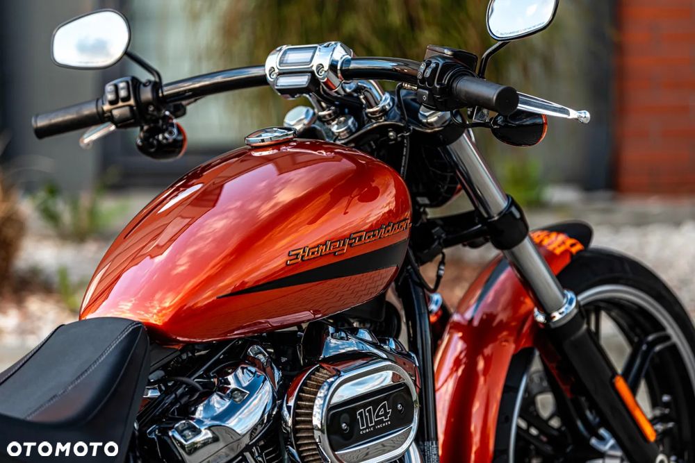 Harley-Davidson Softail Breakout - 12
