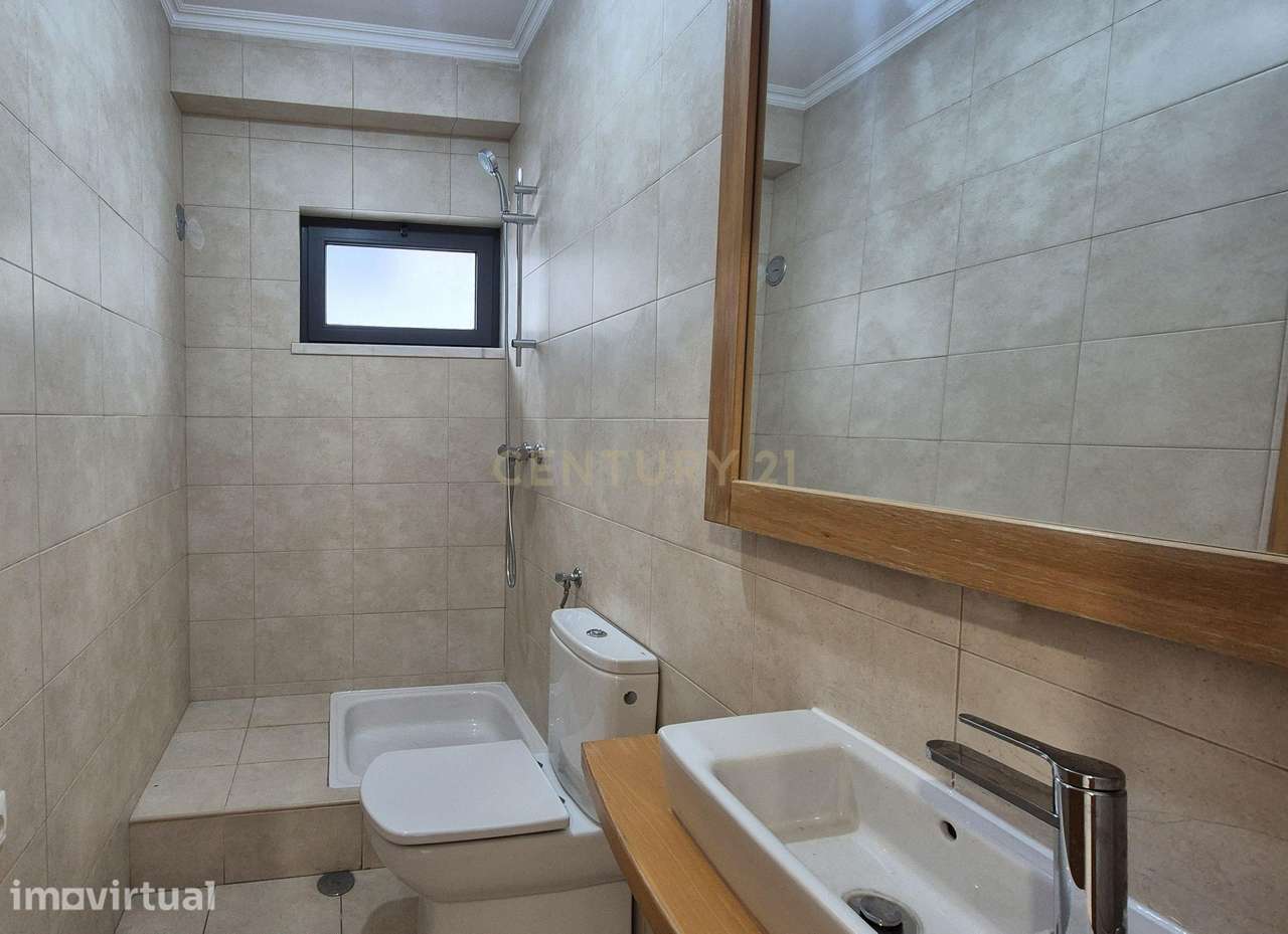 Moradia Isolada T5 de Arquitetura Moderna com Garagem – Quinta da Alem - Grande imagem: 3/25