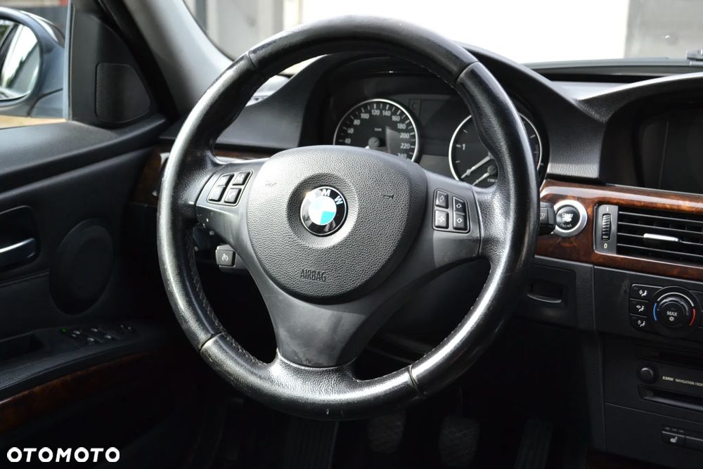 BMW Seria 3 320d DPF - 12