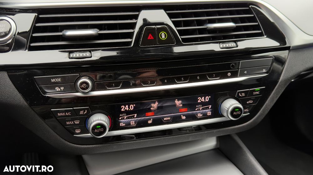 BMW Seria 5 520d xDrive Aut. - 35