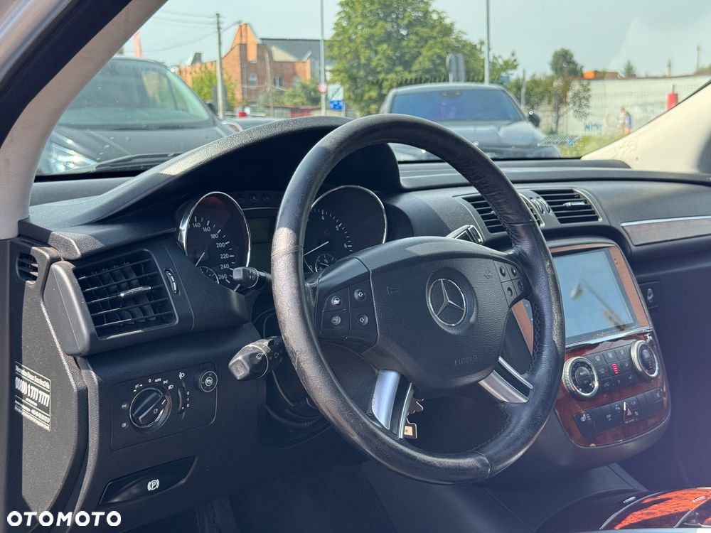 Mercedes-Benz Klasa R 350 4-Matic - 17