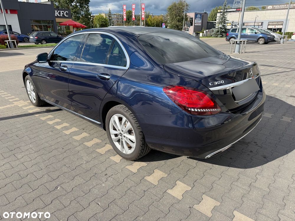 Mercedes-Benz Klasa C 300 4MATIC 9G-TRONIC - 11