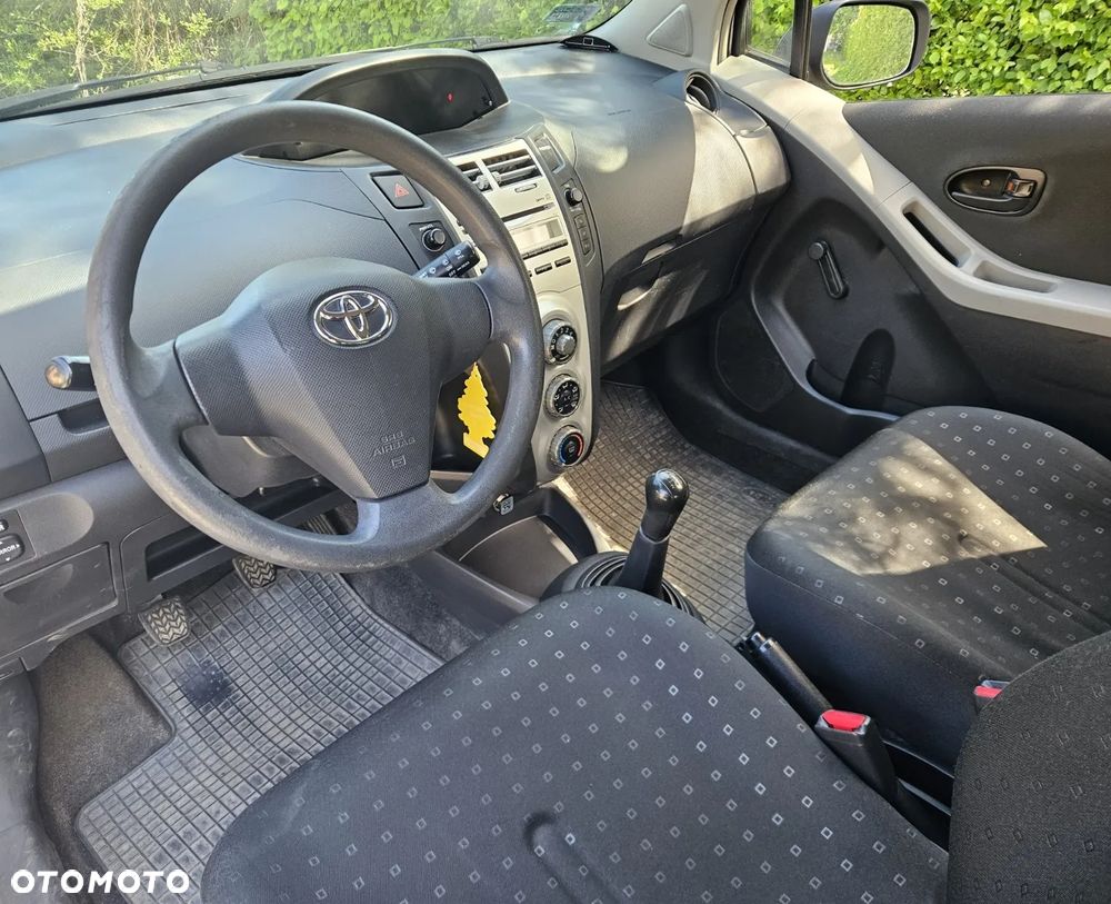 Toyota Yaris 1.3 Terra - 6