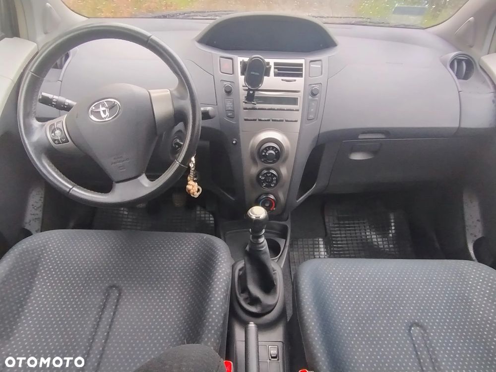 Toyota Yaris 1.33 2010 - 12