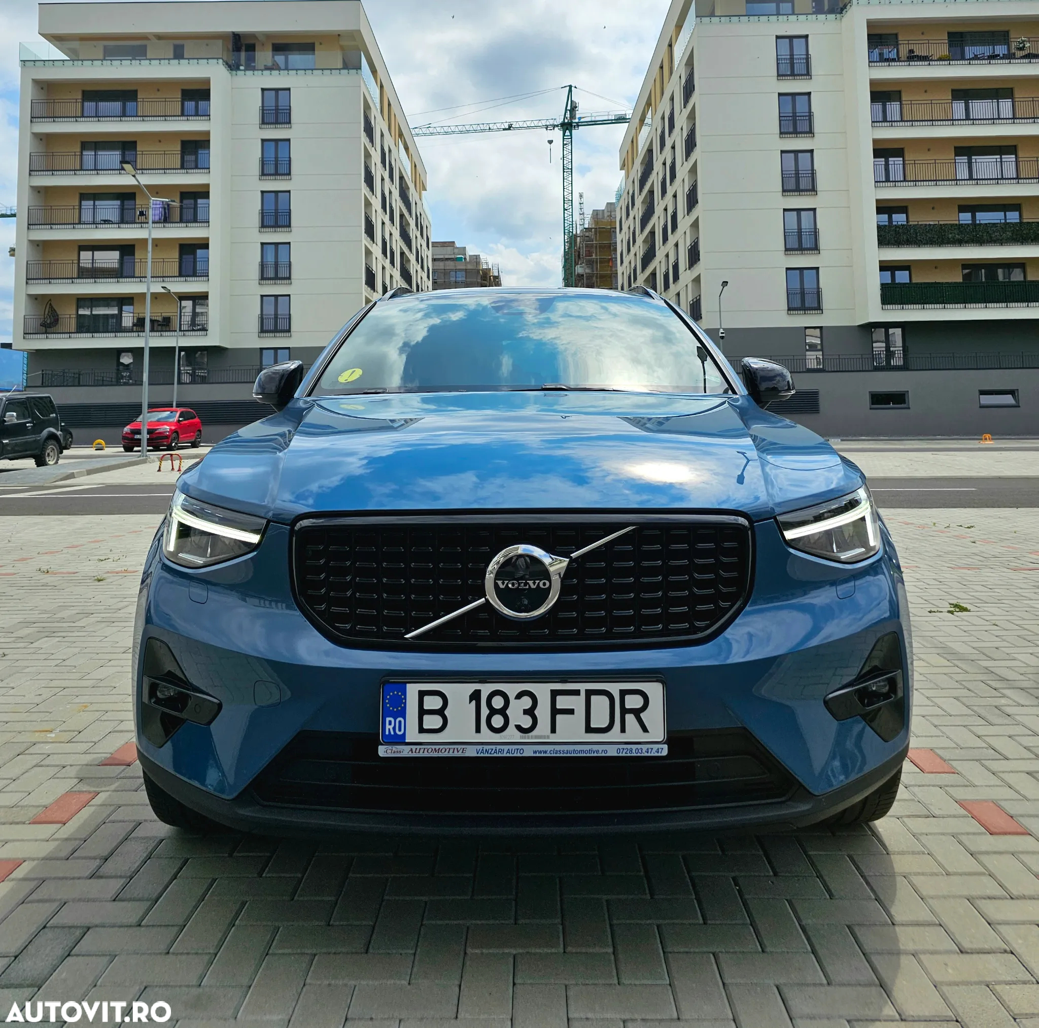 Volvo XC 40 B4 AT8 AWD Mild Hybrid R-Design - 8