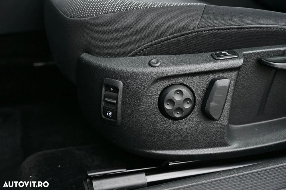 Volkswagen Passat Variant 2.0 TDI DSG BlueMotion Technology Comfortline - 21