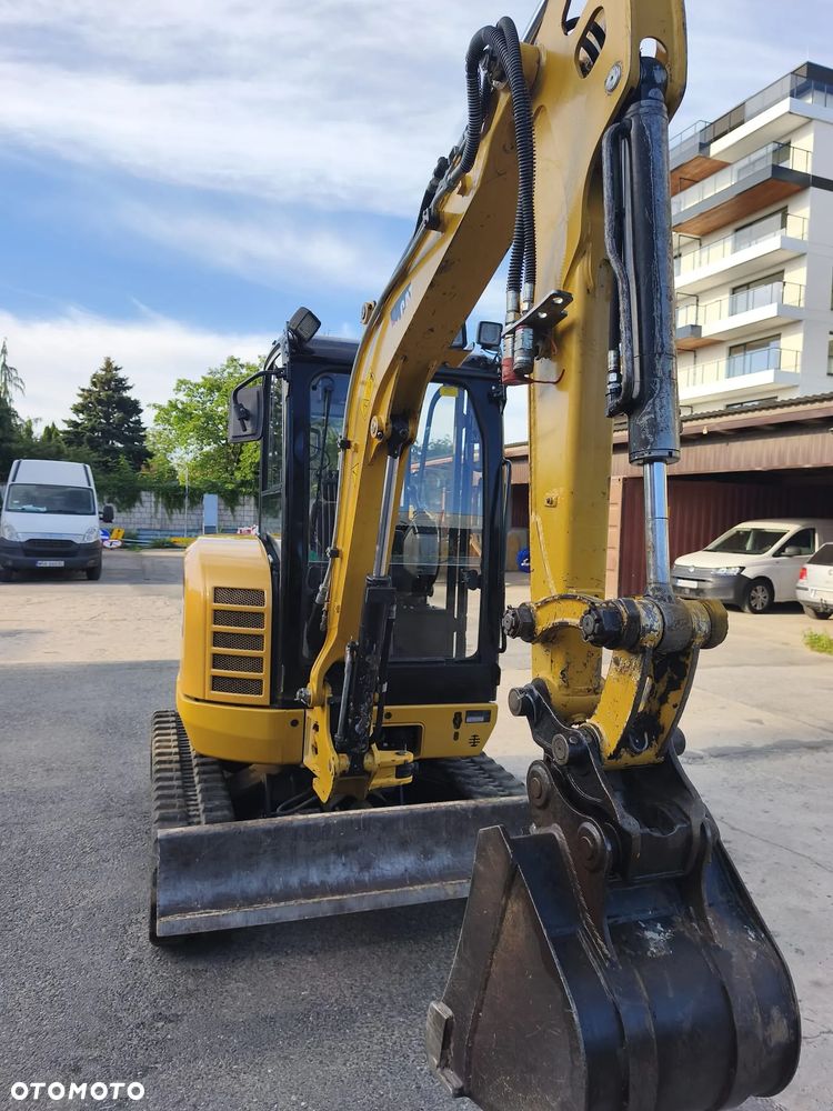 Caterpillar mini koparka - 2