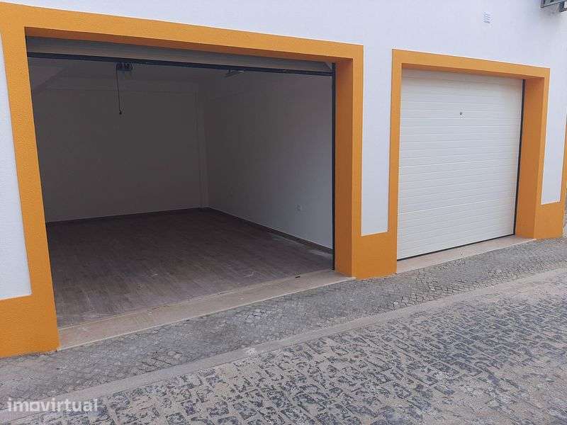 Garagem no centro da vila de Benavente - Grande imagem: 5/6
